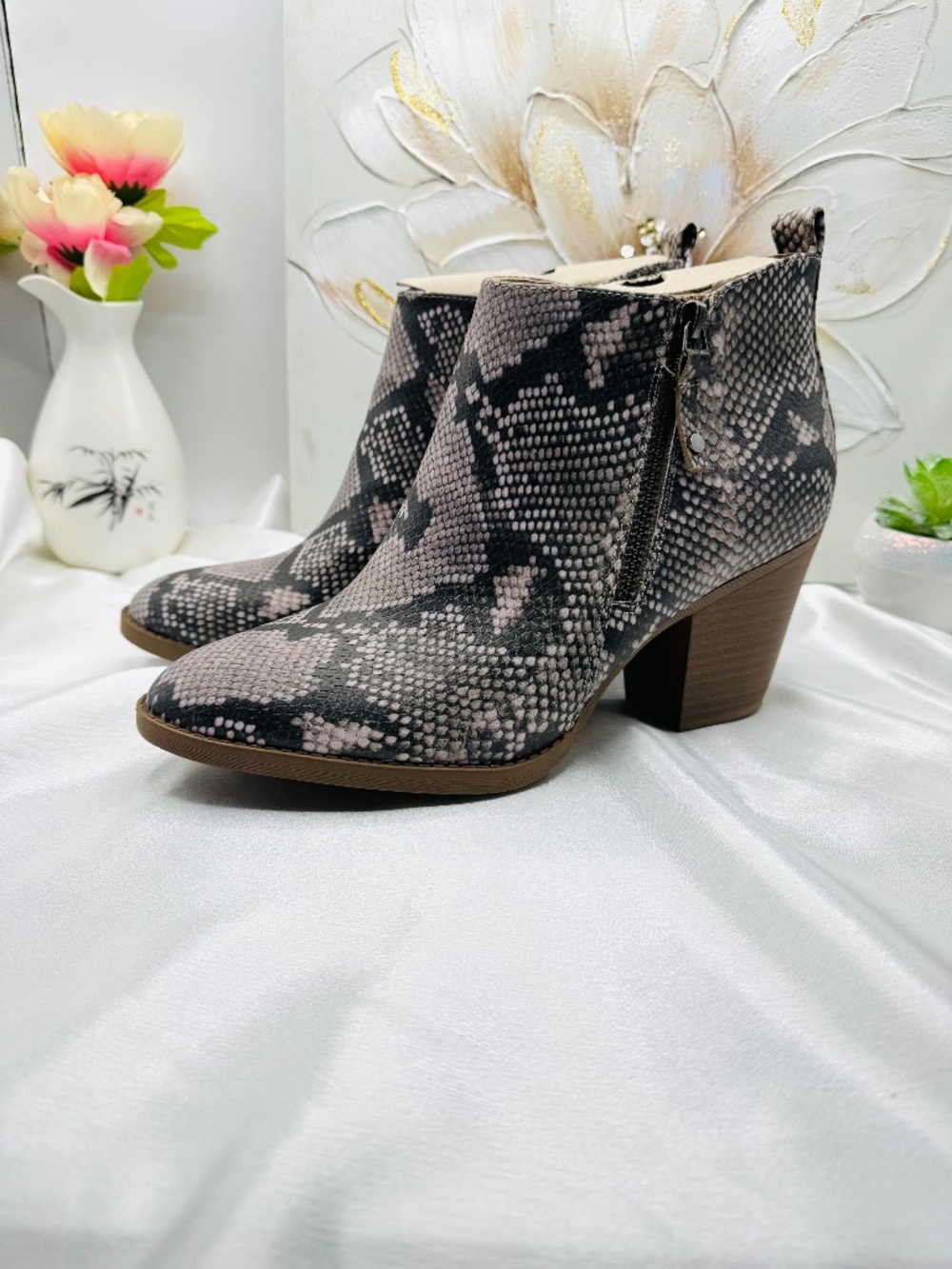 Women's Jameson size 11 Faux Leather Booties